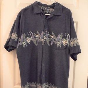 Men's button down Hawaiian shirt